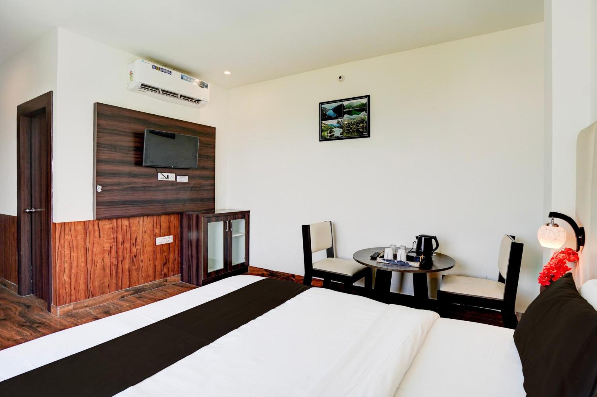 Hotel Collection O Golapar Haldwani Kāthgodām Exteriér fotografie
