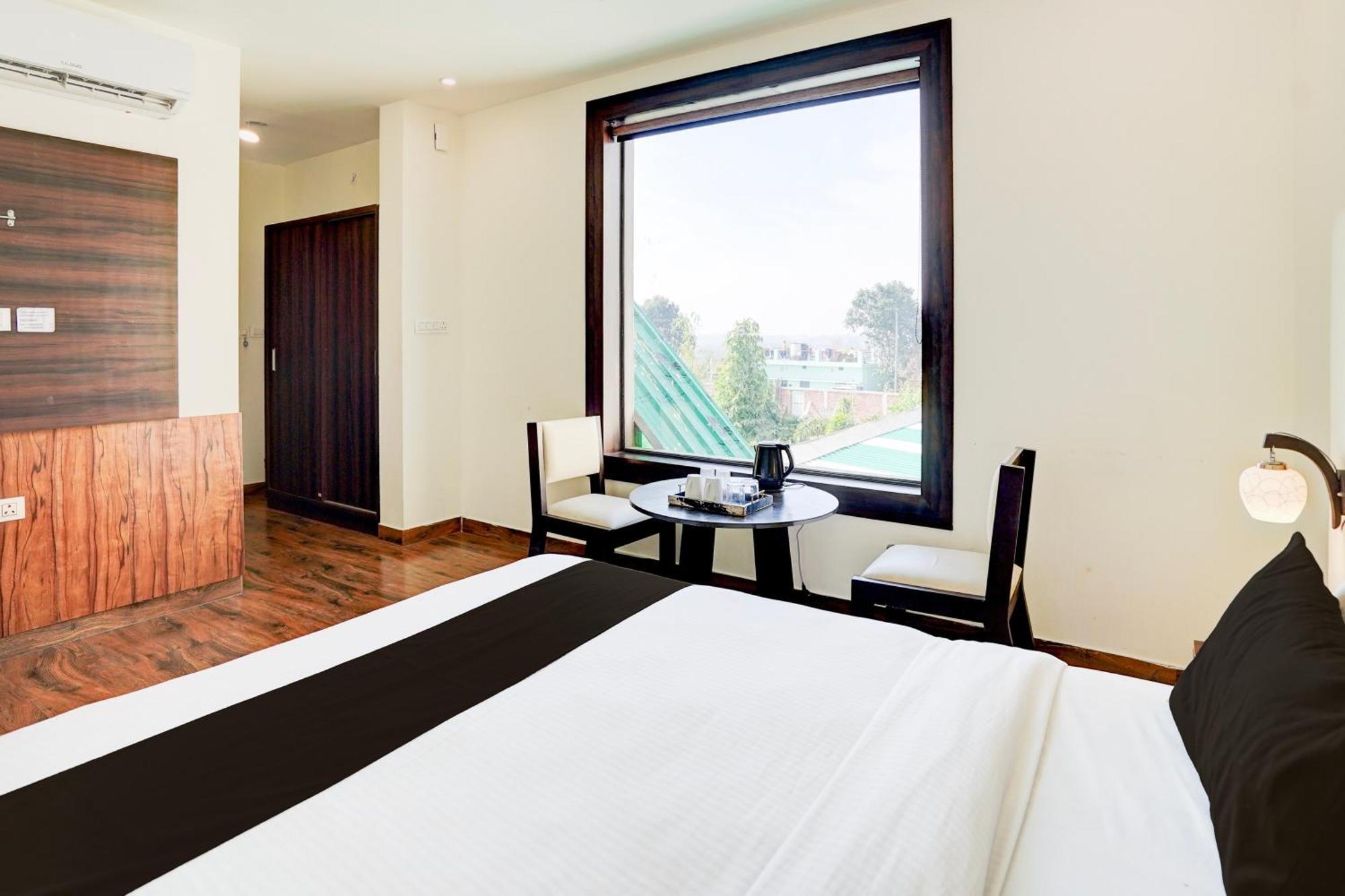 Hotel Collection O Golapar Haldwani Kāthgodām Exteriér fotografie